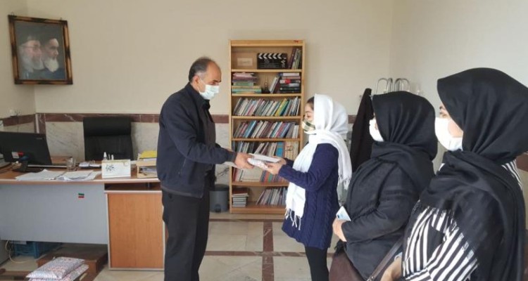  تجلیل از فعالان کتابخوانی در صحنه انجام شد