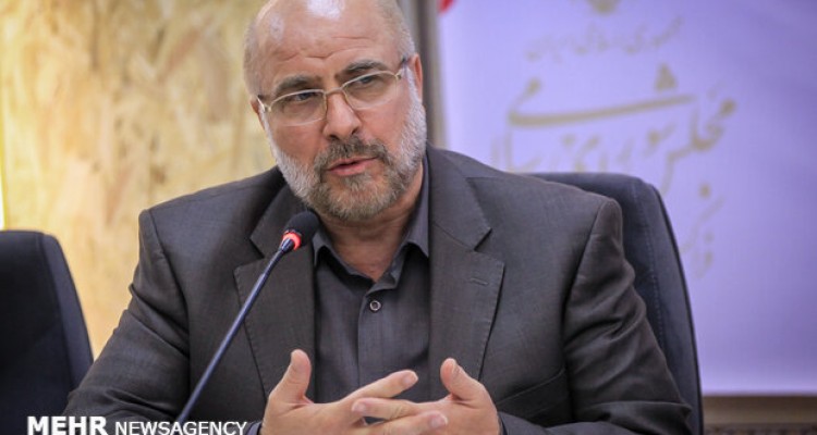 نظام بروکراسی کشور بیشتر از دشمن خارجی مانع پیشرفت انقلاب است