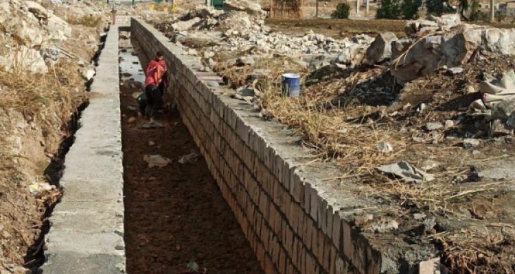  بازدید فرماندار سرپلذهاب از پروژه آبرسانی به اراضی کشاورزی حومه شهر