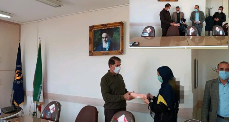 اهدای 20 دستگاه تبلت به دانش آموزان نیازمند شهرصحنه