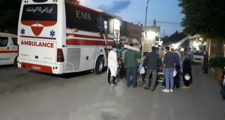 انتقال بیماران کرونایی با آمبولانس اتوبوس در کنگاور