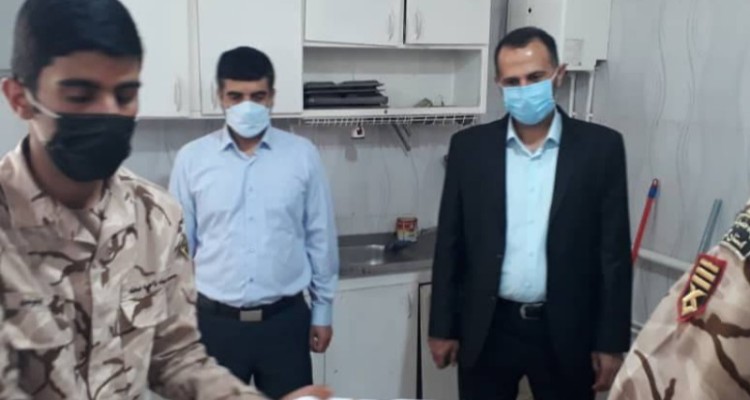 500 پرس غذای گرم در بین روستاهای محروم صحنه توزیع شد