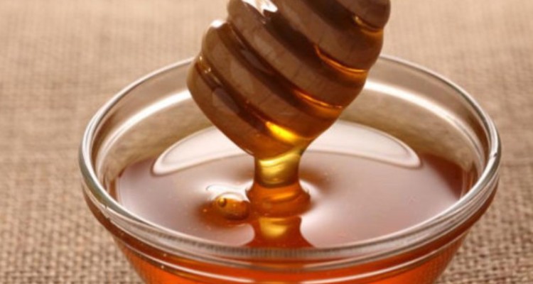 شهرستان صحنه سالانه ۱۷۰۰تن عسل تولید می کند