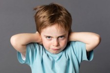 چطور با لجبازی کودک برخورد کنیم؟