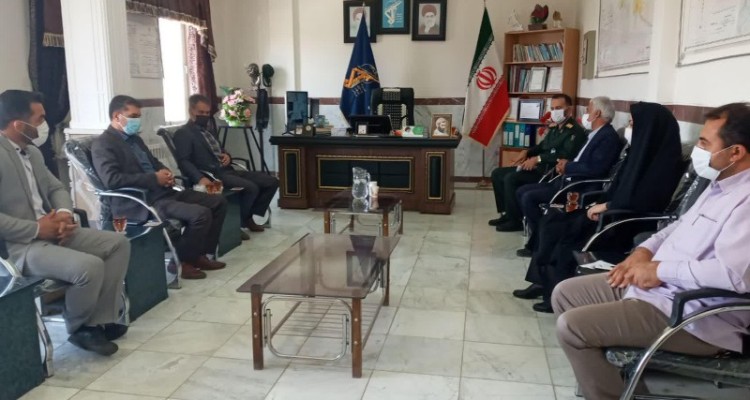 منتخبین اعضای شورای اسلامی شهر صحنه با فرمانده سپاه شهرستان صحنه دیدار کردند