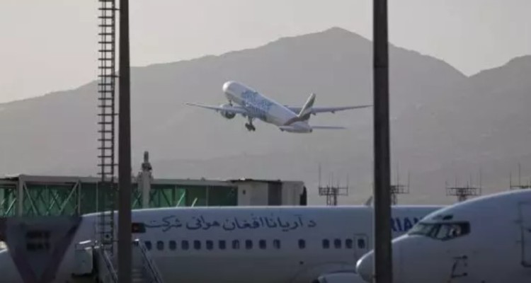شلیک ۵ فروند راکت به سمت فرودگاه کابل
