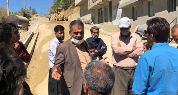 بخشدار دینور از پروژه های عمرانی روستاهای سرتخت و کرگسار بازدید کرد