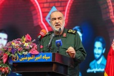 سرلشکر سلامی: دشمن را "فرسوده، خسته، ضعیف و ناتوان" کرده‌ایم/‌ گزینه روی میز به بایگانی رفت/ ایران سرزمین "اشغال‌شدنی" نیست + تصاویر