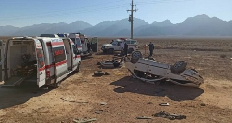 واژگونی در جاده‌های یزد ادامه دارد؛ واژگونی خودرو این بار در محور مهریز – انار/ ۵ نفر مصدوم شدند