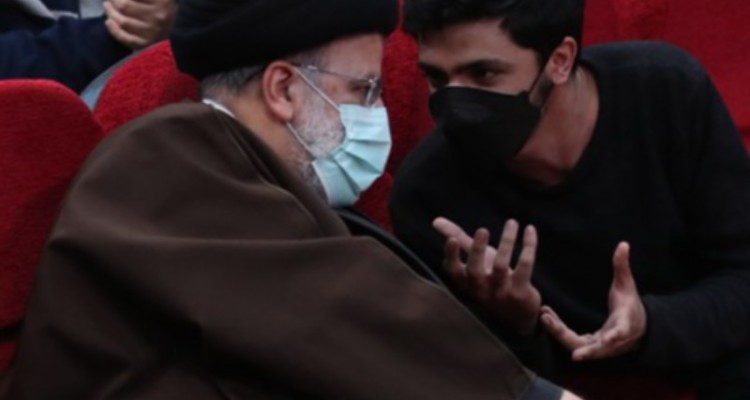 مهمانی سران 3 قوه به صرف صراحت دانشجویی/ وقتی آفتاب 16 آذر امسال از سمت دیگری تابید