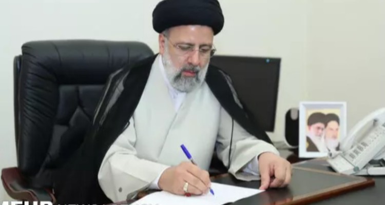 رئیسی: حضرت مسیح (ع) مظهر ایستادگی در برابر ستمگران است رئیسی: حضرت مسیح (ع) مظهر ایستادگی در برابر ستمگران است