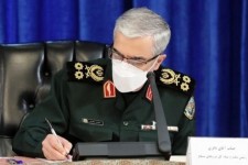 سرلشکر باقری: دفاع مقدس پرده از چهره تزویر جهان‌خواران کنار زد