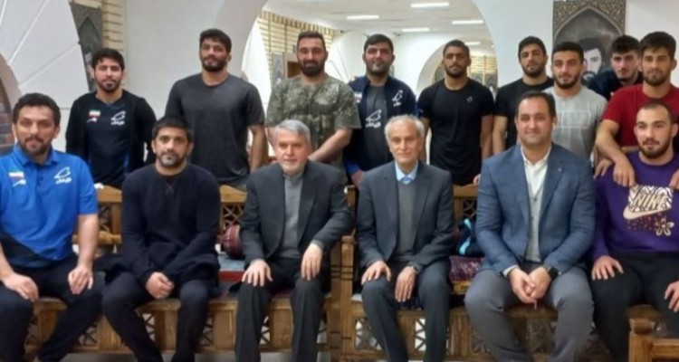 صالحی‌امیری در بازدید از اردوی تیم ملی کشتی: همه جوش و خروش دبیر برای ارتقای کشتی است