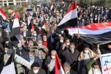 راهپیمایی نمازگزاران تهرانی در اعتراض به جنایات ائتلاف سعودی‌ در یمن