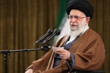 امام خامنه‌ای: مردم از کیفیت‌ خودرو ناراضی‌اند؛ درست میگویند و حق با مردم است/ با دخالت مسئولین و دستگاه‌های دولتی در فعالیت‌های اقتصادی موافق نیستم