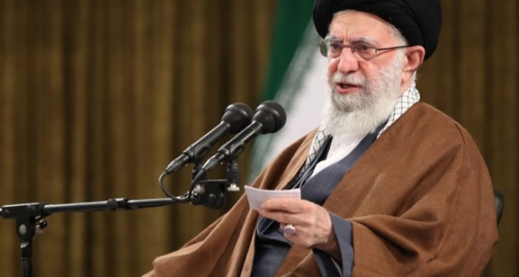 امام خامنه‌ای: مردم از کیفیت‌ خودرو ناراضی‌اند؛ درست میگویند و حق با مردم است/ با دخالت مسئولین و دستگاه‌های دولتی در فعالیت‌های اقتصادی موافق نیستم