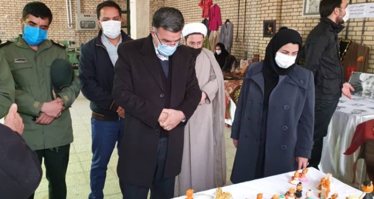 نمایشگاه محصولات اقتصاد مقاومتی در صحنه افتتاح شد.