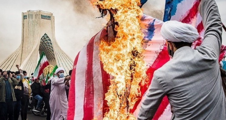 روایت خبرنگاران تسنیم از حماسه‌‌ حضور/ ایران قوی در ۴۳ سالگی انقلاب/ عهد پایدار ملت در بهمن تماشاییِ ۱۴۰۰ + فیلم