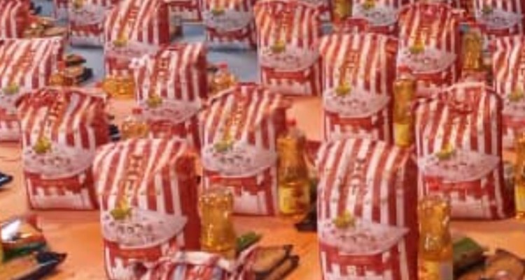 به همت سپاه ناحیه صحنه ، ۹۰۰ بسته حمایتی بین خانوار های کم درآمد توضیع شد