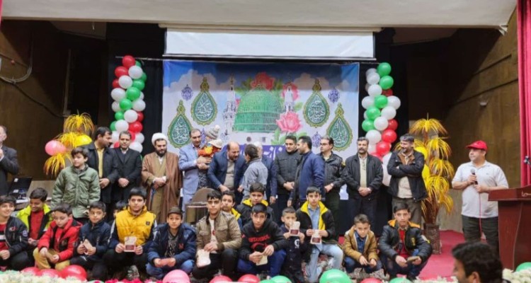 پیاده روی خانوادگی ،جشن مبعث  و انقلاب در صحنه برگزار شد