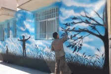 رنگ آمیزی دیوارهای فرسوده در راستای زیبایی بصری شهری