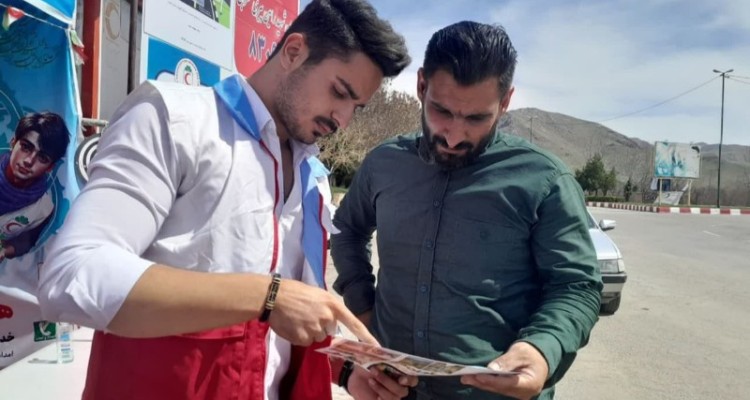 فعالیت اعضا جوانان هلال احمر صحنه در نوروز 1403