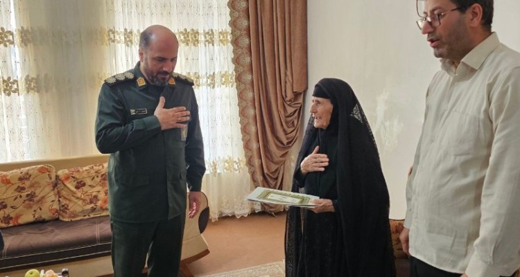 دیدار با خانواده شهدا