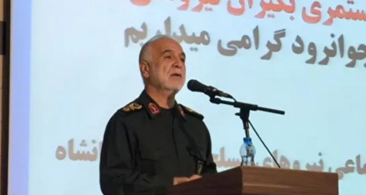 دشمن اعتقادات ما را نشانه گرفته است