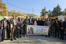 گل افشانی مزار شهدا در صحنه