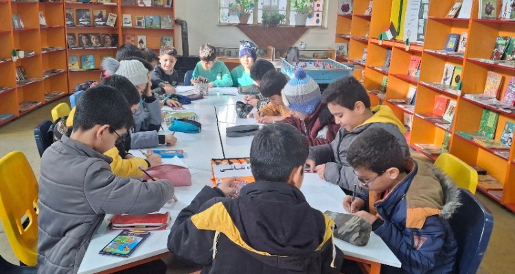 برگزاری ایستگاه نقاشی به مناسبت هفته مقاومت