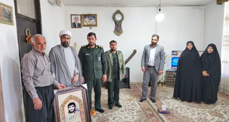 دیدار با خانواده شهدا