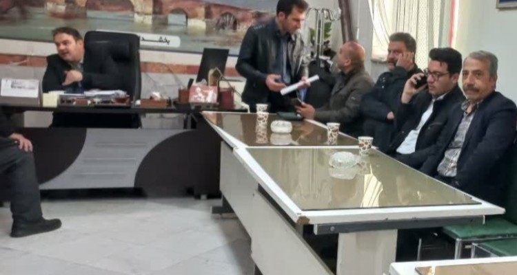 ملاقات عمومی بخشدار دینور با مردم شریف و شهیدپرور بخش دینور 