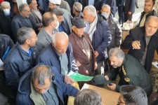 برگزاری میز خدمت و دیدار مردمی در دینور با حضور رئیس دادگستـــری شهرستان صحنـــه 