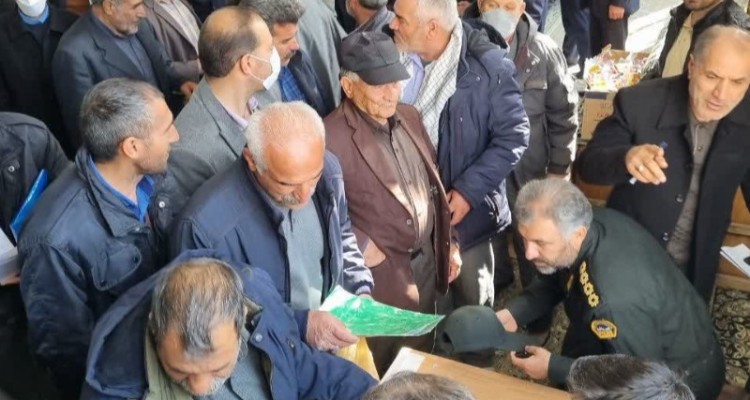 برگزاری میز خدمت و دیدار مردمی در دینور با حضور رئیس دادگستـــری شهرستان صحنـــه 