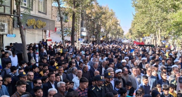 مردم صحنه حماسه‌ای تازه در ۱۳ آبان رقم زدند