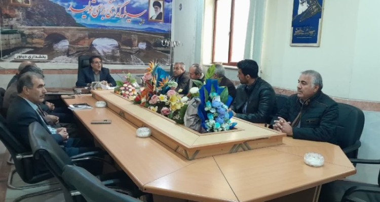 نشست رفع مشکلات آبرسانی روستای تینمو و محمود‌آباد