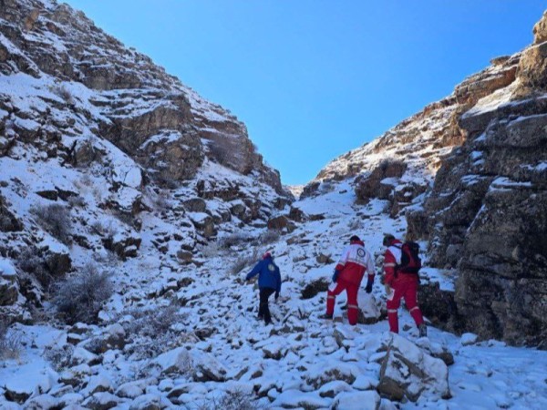 عملیات جستجو و نجات ۶ کوهنورد مفقودی در کوه هجر شهرستان صحنه   