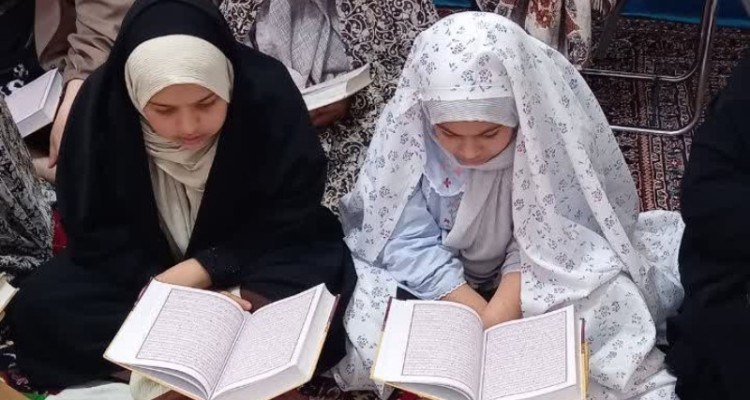 برگزاری آیین معنوی اعتکاف در شهرستان صحنه