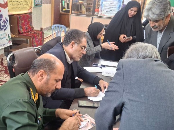 برپایی میز خدمت به مناسبت دهه فجر