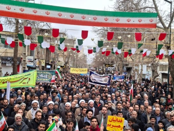 🇮🇷 حضور پرشور مردم شهرستان صحنه در راهپیمایی ۲۲ بهمن‌ماه