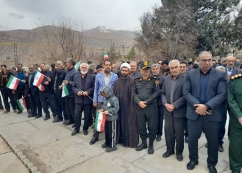 حضور پرشور مردم دینور در راهپیمایی یوم‌الله ۲۲ بهمن