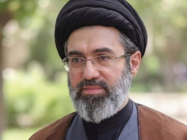 ایرانیان پاسدار فناوری هسته‌ای و موشکی‌اند
