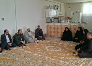 دیدار با خانواده معظم شهدا به مناسبت هفته عقیدتی سیاسی و روز معلم