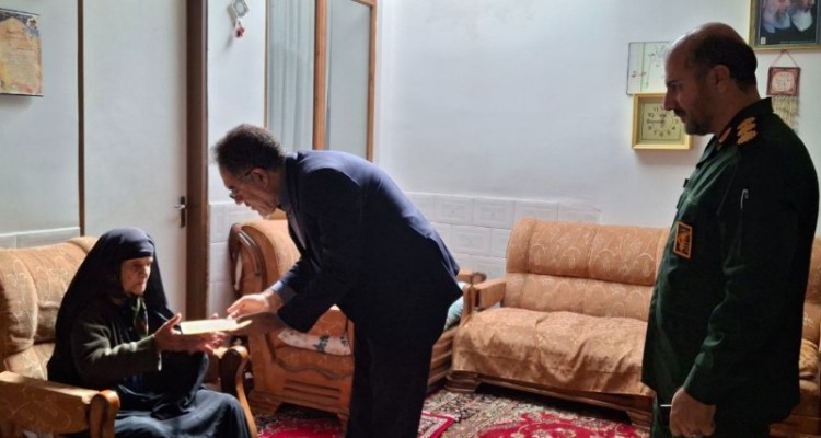 دیدار با خانواده شهدا به مناسبت سالروز آزادسازی خرمشهر   