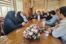 نشست فرماندار صحنه با زعفران‌کاران استان در جهاد کشاورزی شهرستان.