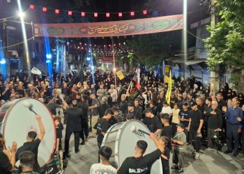 صد و دوازدهمین شب تجمعات مردمی در میدان مطهری شهرستان صحنه  همزمان با عزاداری  شب ششم محرم