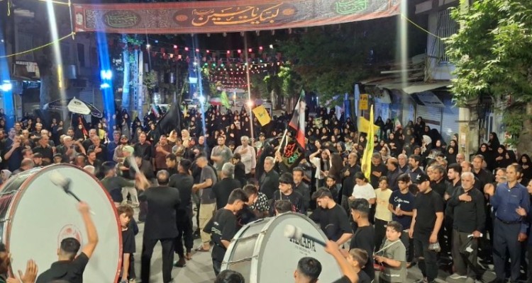 صد و دوازدهمین شب تجمعات مردمی در میدان مطهری شهرستان صحنه  همزمان با عزاداری  شب ششم محرم