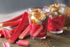 دسر ریواس و ماست