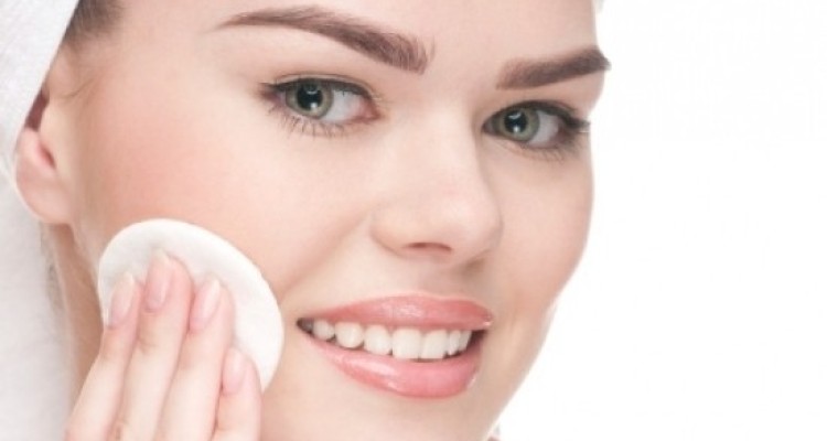  آثار جوش صورت را با این ماسک از بین ببرید 