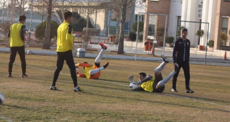 ۲۶ بازیکن دعوت شده به اردوی تیم فوتبال جوانان معرفی شدند